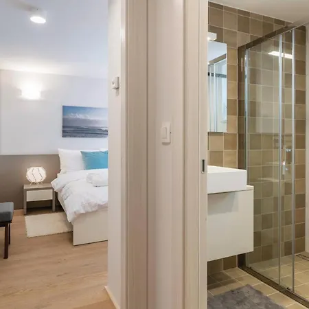 Apartment In With Jacuzzi