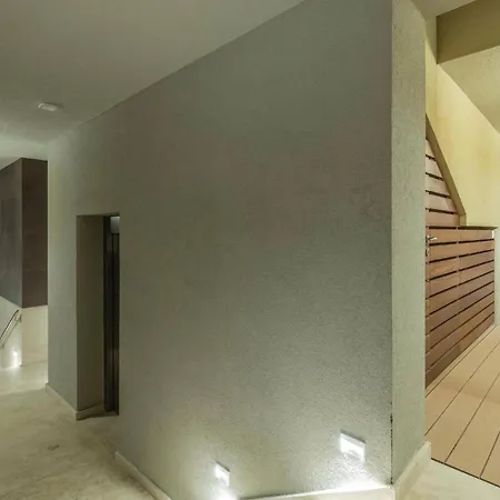 Apartment In With Jacuzzi